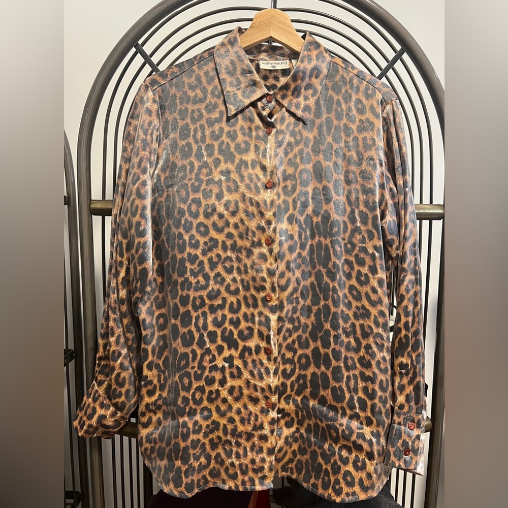 KATHY IRELAND VINTAGE LEOPARD PRINT BUTTON DOWN SHIRT SIZE M US
